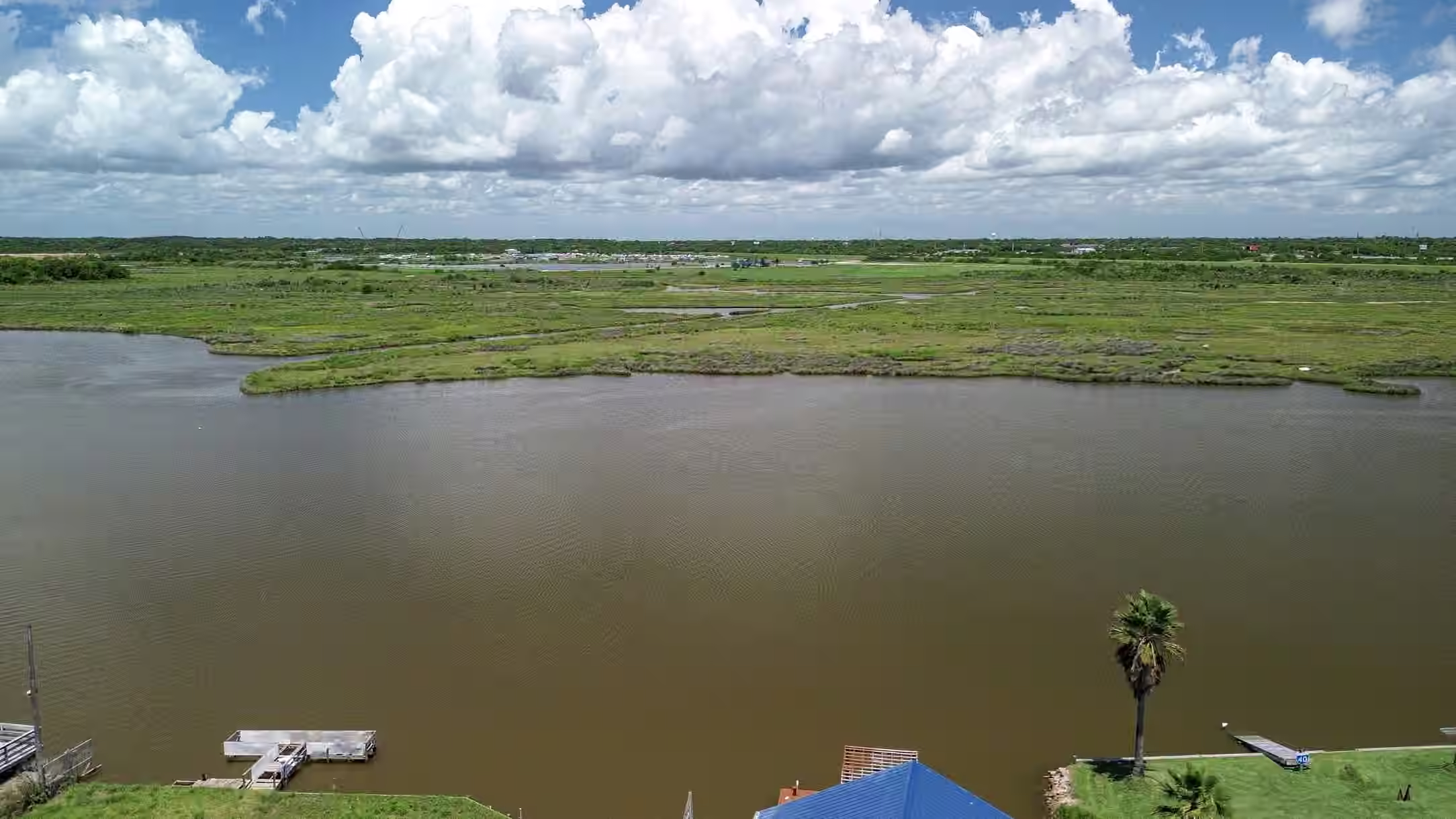 Photo 4 of 4702 Bayou Lane, Hitchcock, TX
