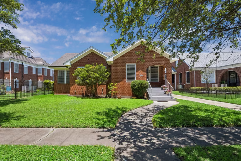Photo of 4606 Avenue N 1/2, Galveston, TX 77551