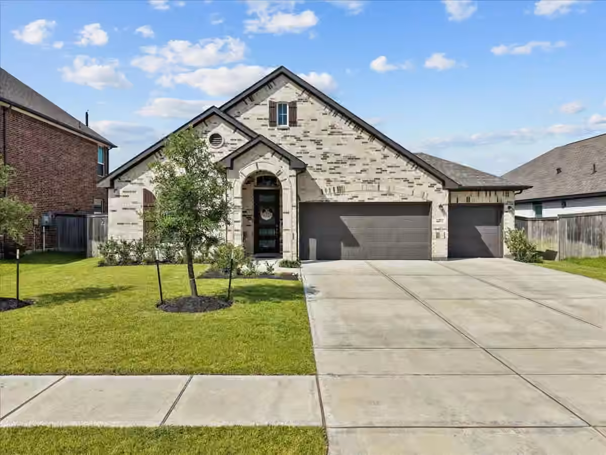 Photo 2 of 4907 Autumn Hills Trail, Pearland, TX