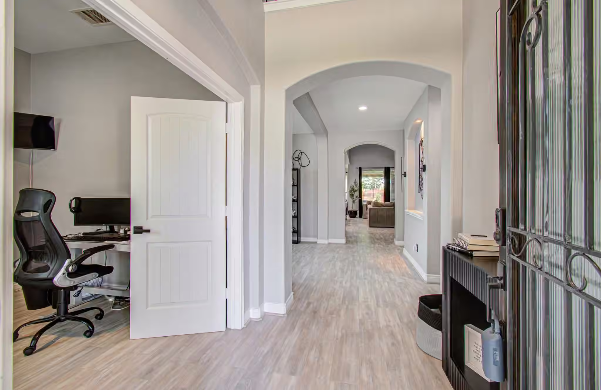 Photo 4 of 24503 Rossmore Hill Court, Spring, TX