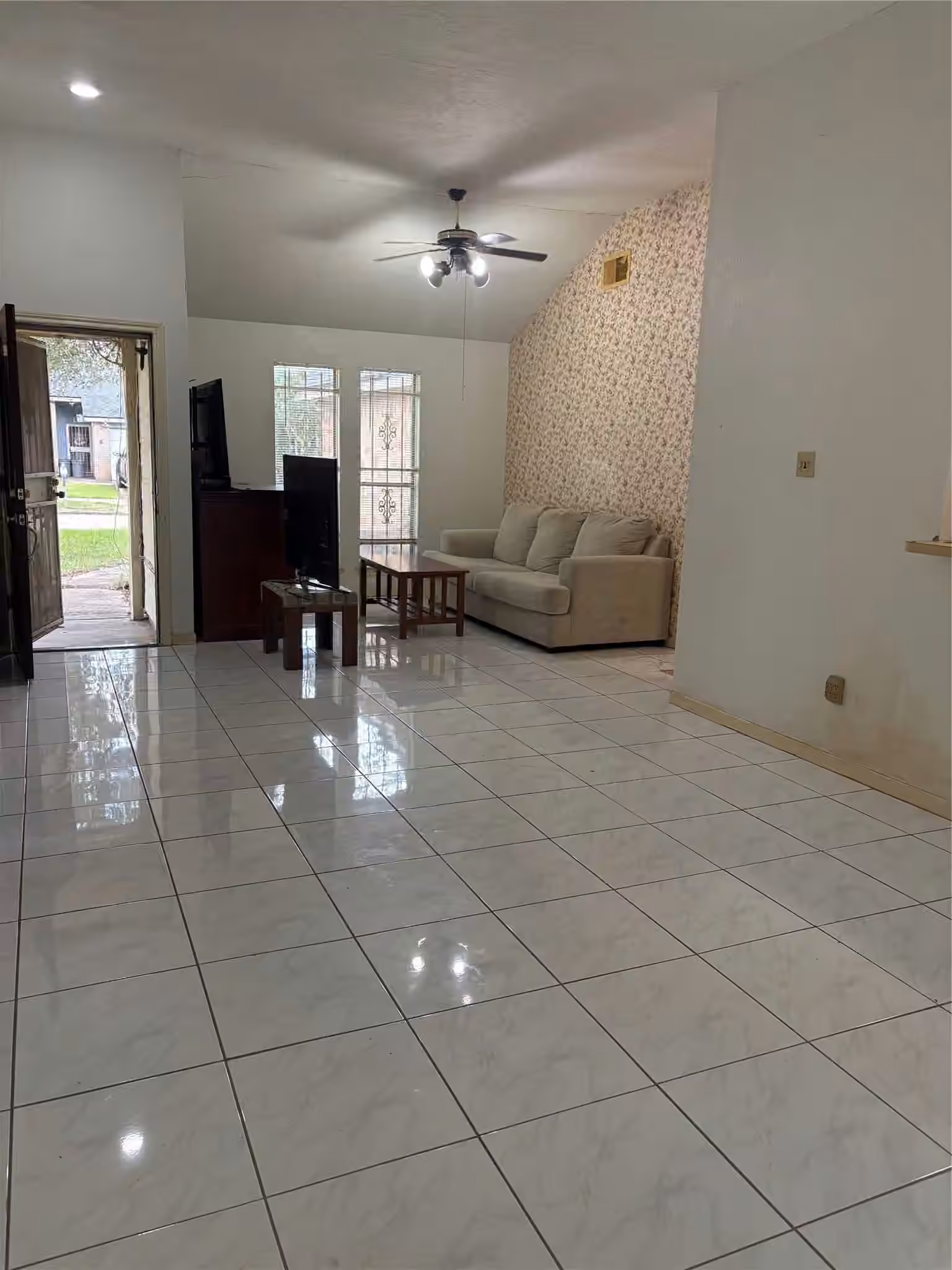 Photo 7 of 8202 Winding Meadow Court, Houston, TX