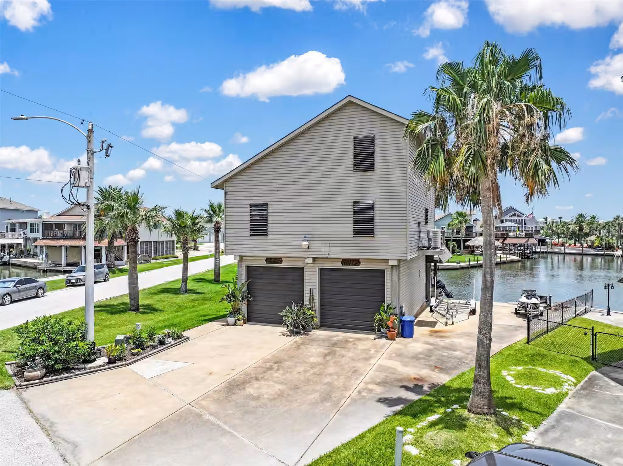 Photo 5 of 214 Easterly Drive, Tiki Island, TX