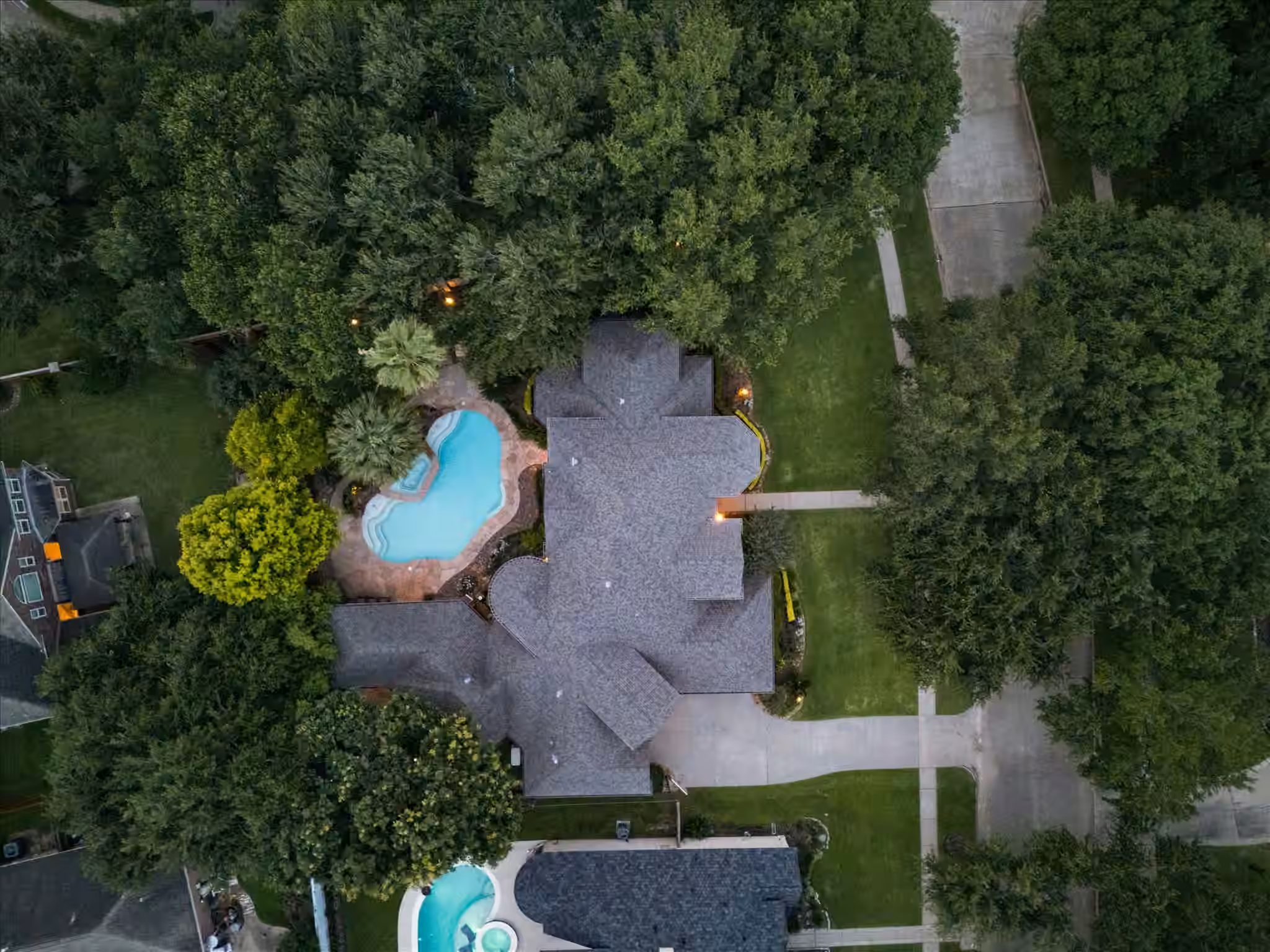Photo 3 of 624 Lakeshore Drive, Sugar Land, TX