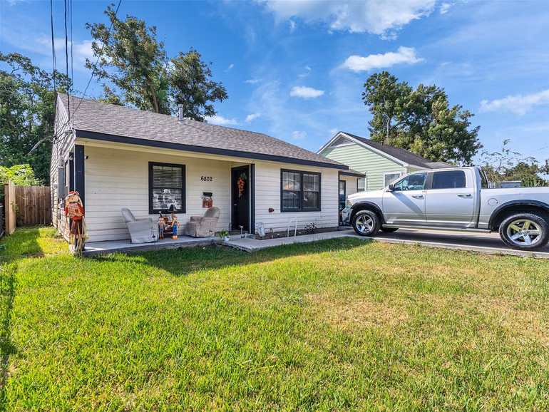 Photo 3 of 6802 Force Street, Houston, TX