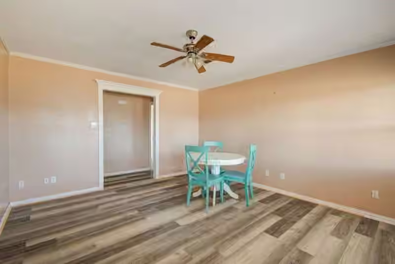 Photo 6 of 714 W 7th Street, Freeport, TX