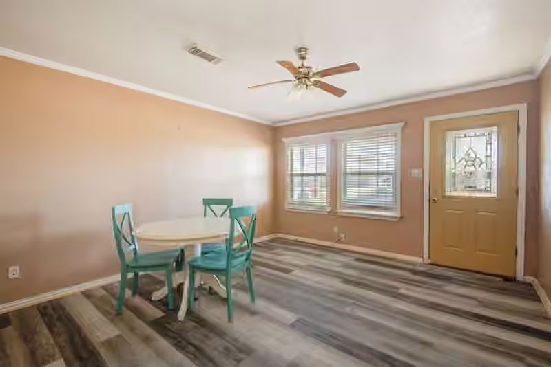 Photo 7 of 714 W 7th Street, Freeport, TX