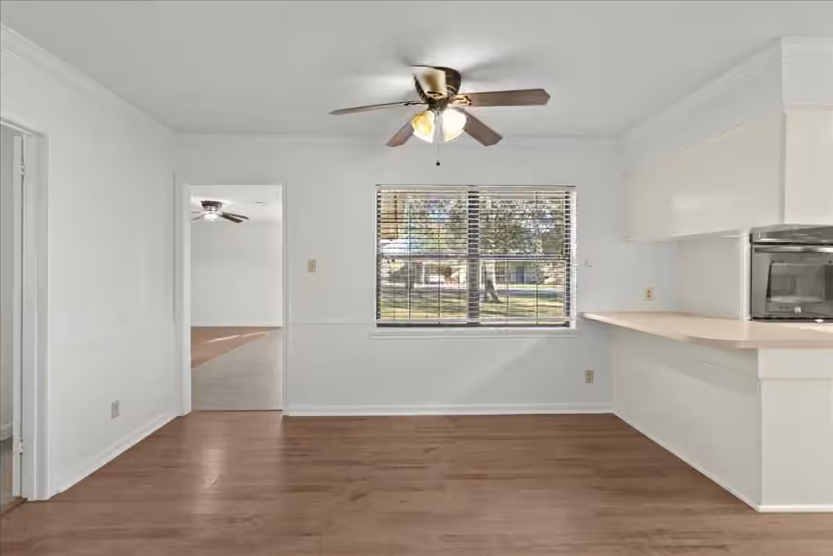 Photo 6 of 105 Alice Street, Anahuac, TX