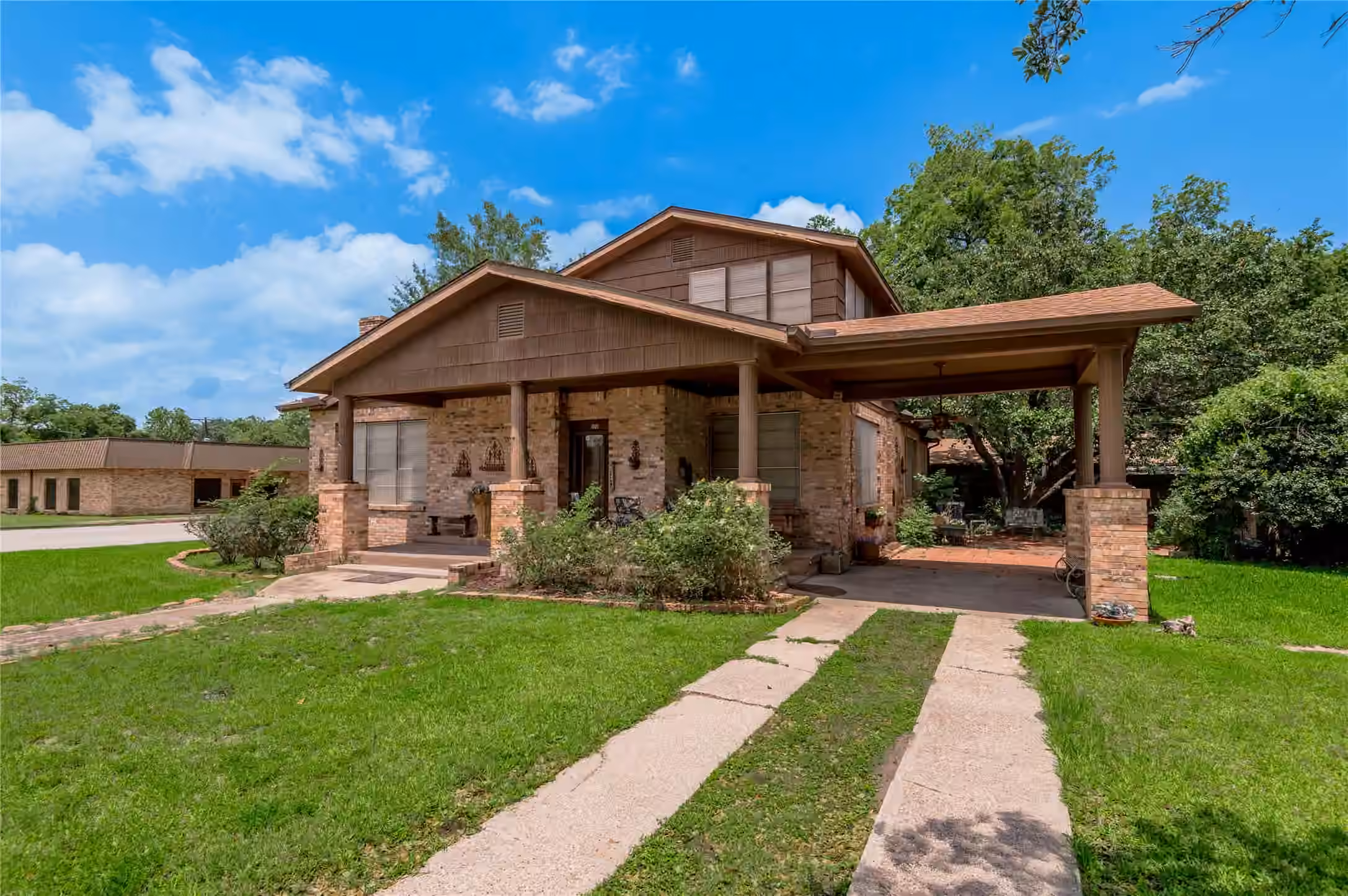 Photo 5 of 100 W Caroline Street, Trinity, TX