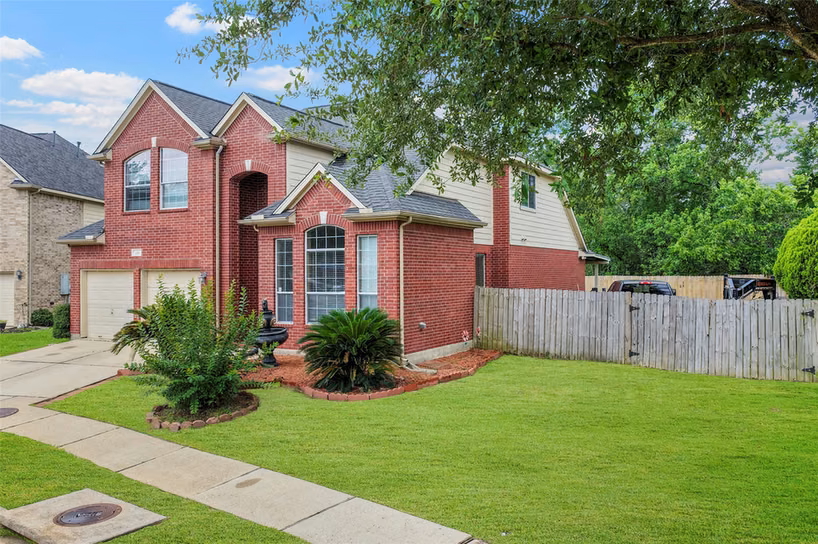 Photo of 226 Persimmon Drive, Baytown, TX