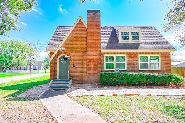 Photo of 2801 Avenue I, Bay City, TX 77414