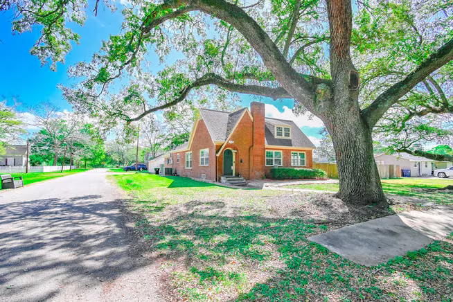 Photo 7 of 2801 Avenue I, Bay City, TX