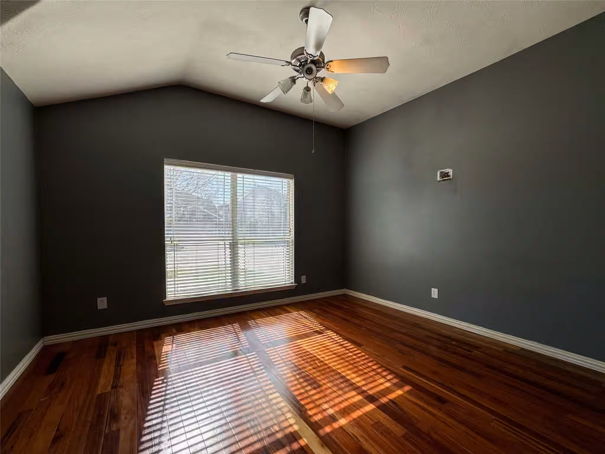 Photo 3 of 1527 Stone Mesa Drive, Houston, TX