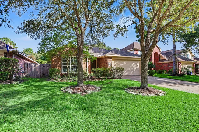 Photo 3 of 26922 Kingston Glen Lane, Katy, TX