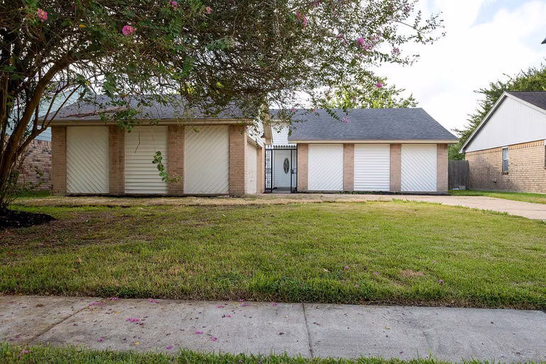 Photo 3 of 16003 Cerca Blanca Drive, Houston, TX