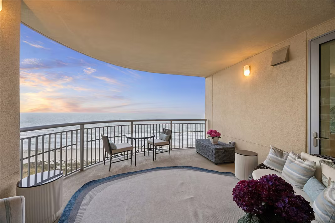 Photo 5 of 801 E Beach Drive TW1704, Galveston, TX