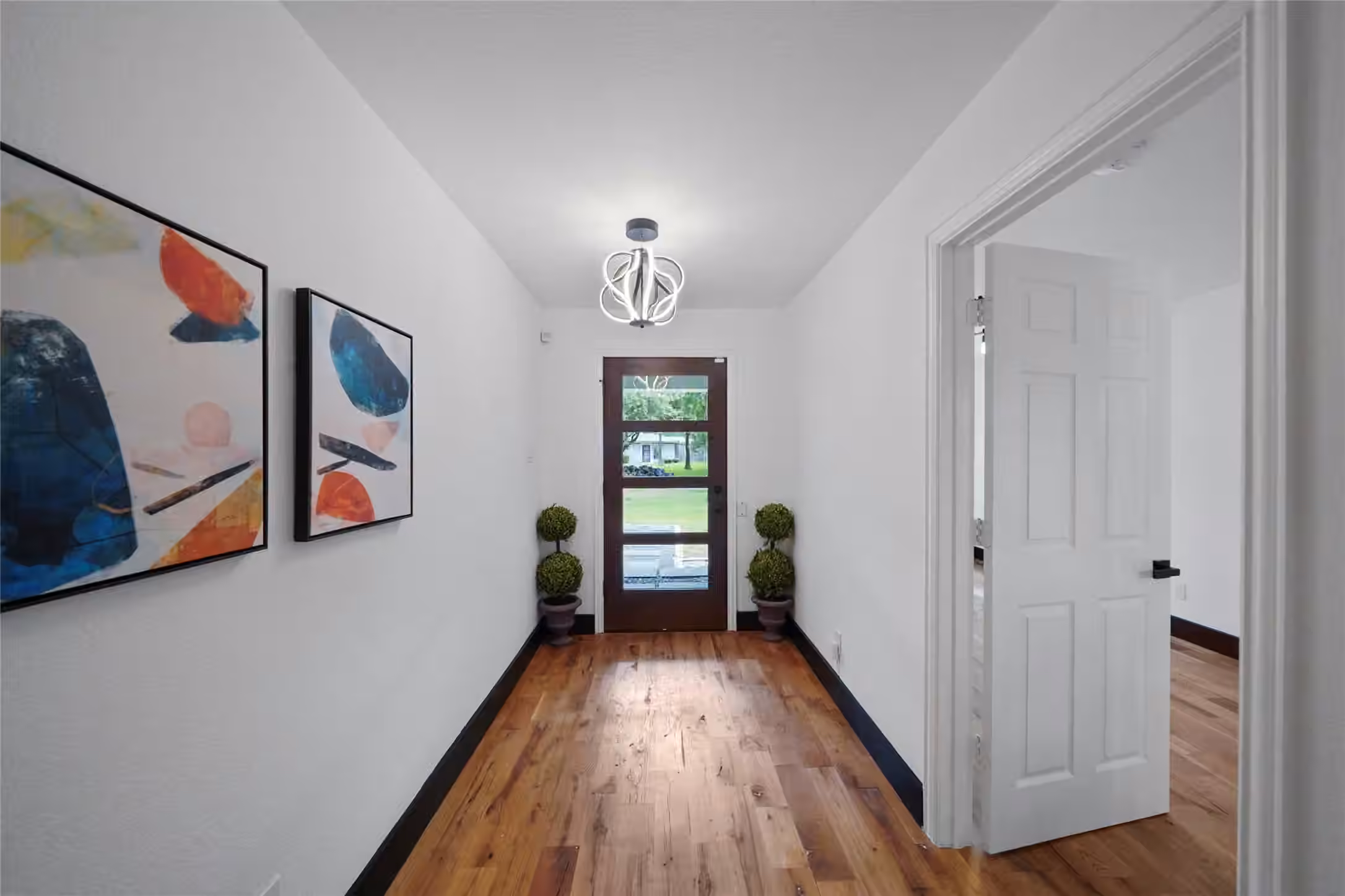 Photo 2 of 701 W 39th Street, Houston, TX