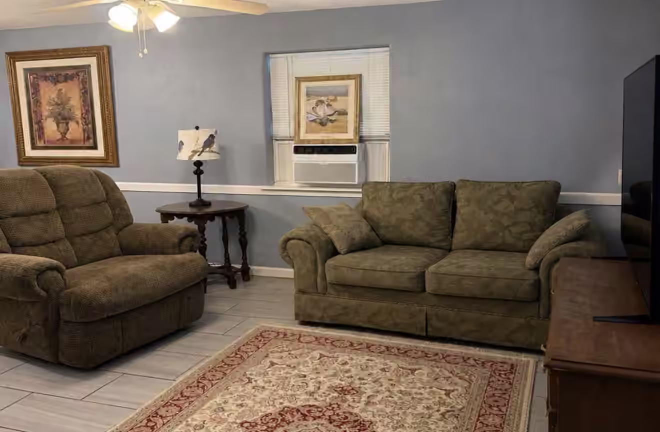 Photo 4 of 213 N 2nd Street, La Porte, TX