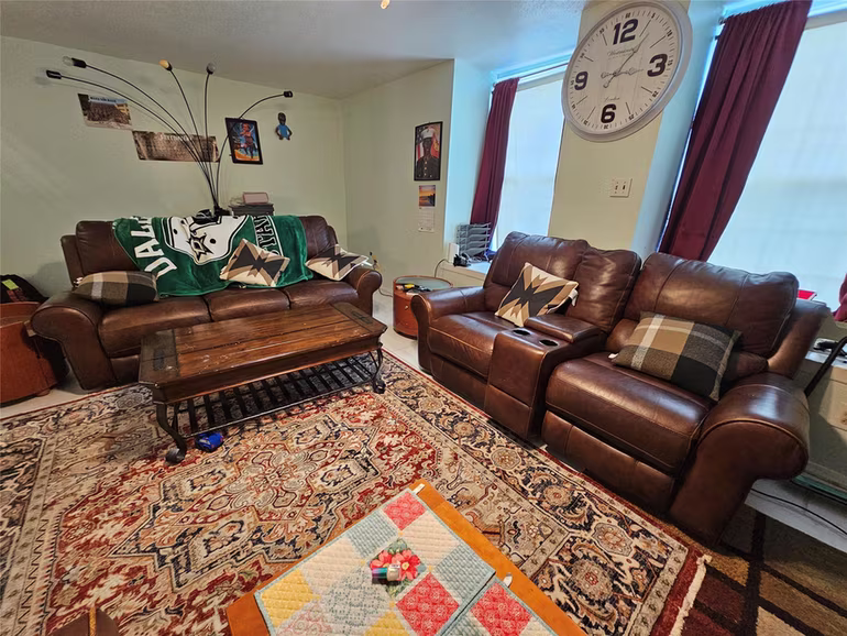 Photo 5 of 10112 Beekman Place Drive, Houston, TX