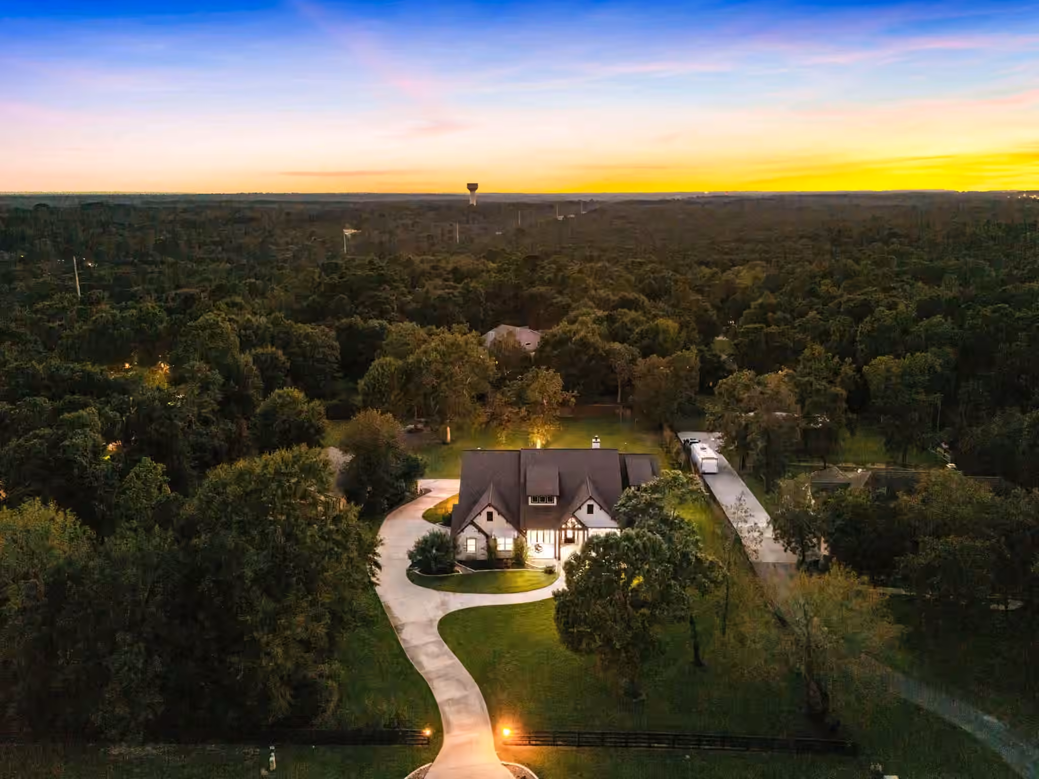 Photo 2 of 8989 Stone Oak Drive, Montgomery, TX