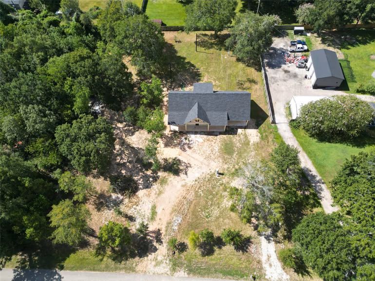 Photo 2 of 12511 Patridge Circle, Pinehurst, TX