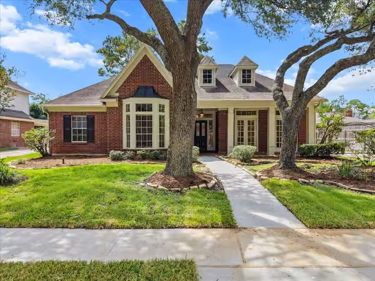 Photo 4 of 4222 Roaring Rapids Drive, Pasadena, TX