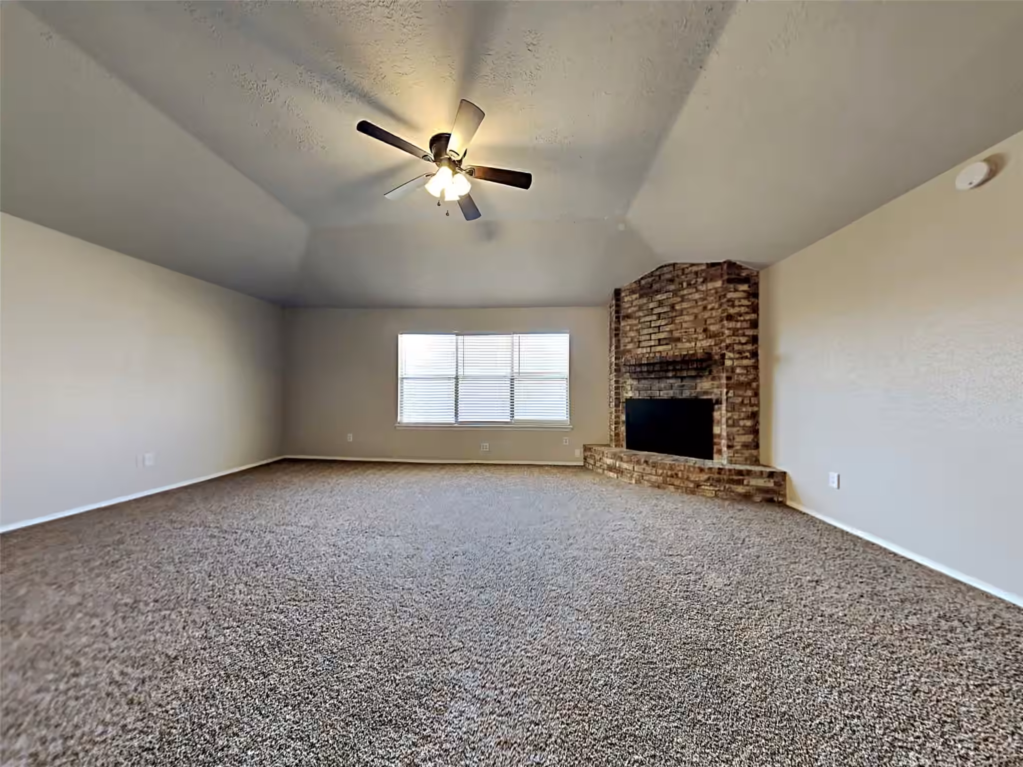 Photo 3 of 14919 Wainsfield Lane, Channelview, TX