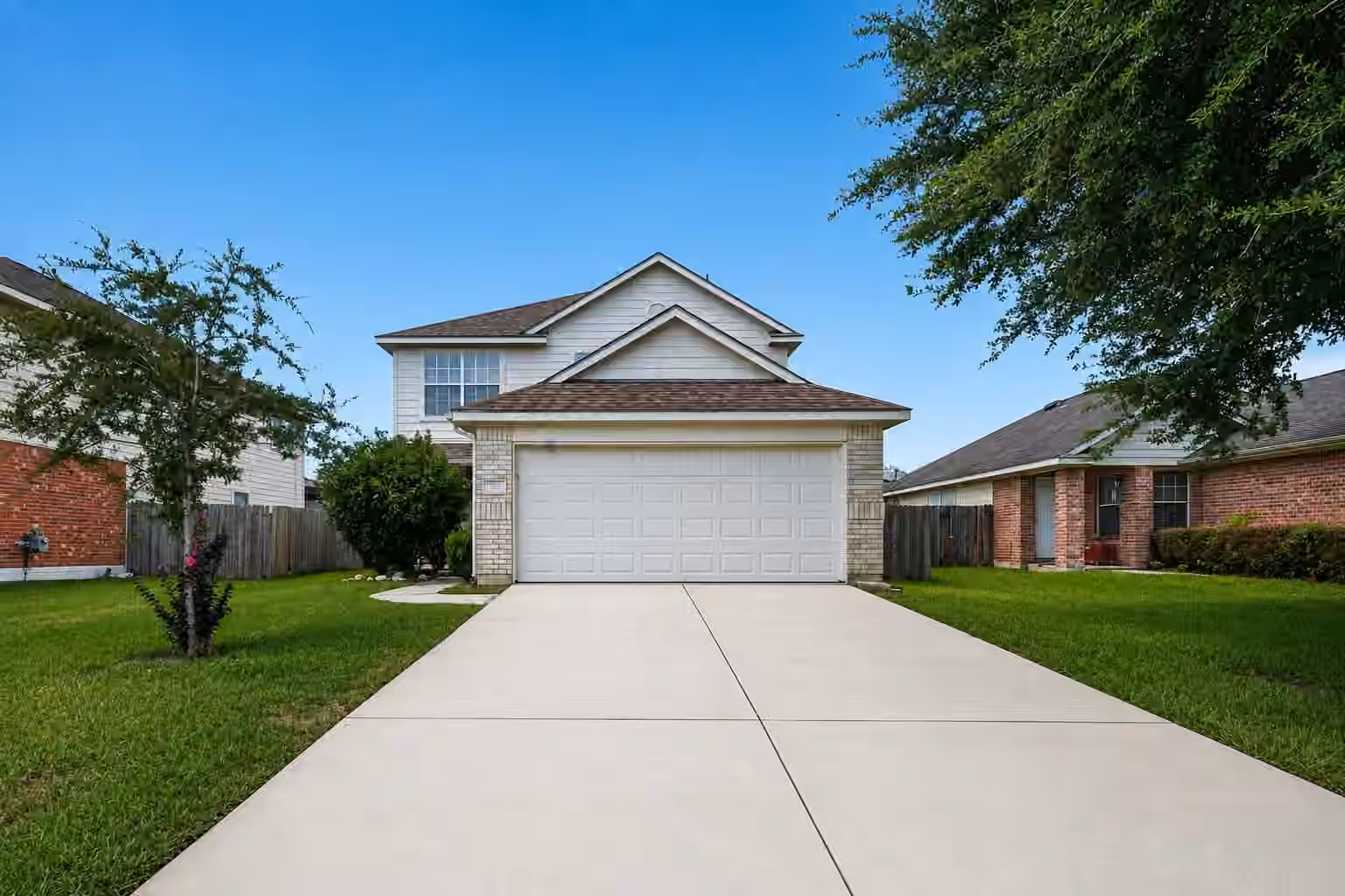 Photo 3 of 4403 Sprangletop Avenue, Baytown, TX