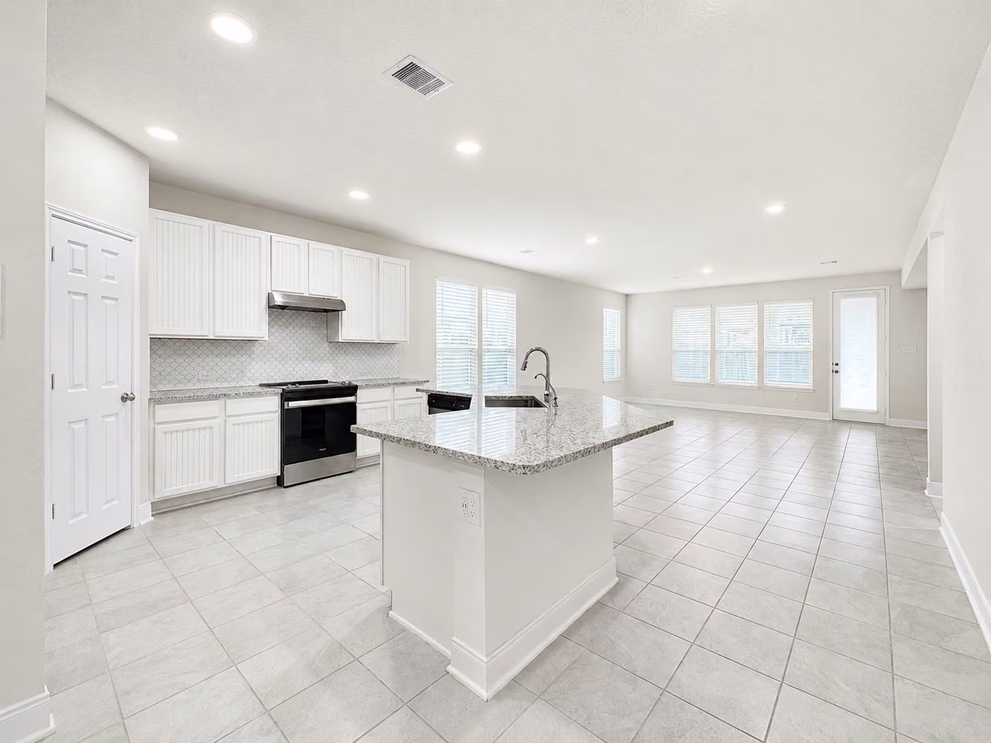 Photo 7 of 1023 Valley Crest Lane, La Marque, TX