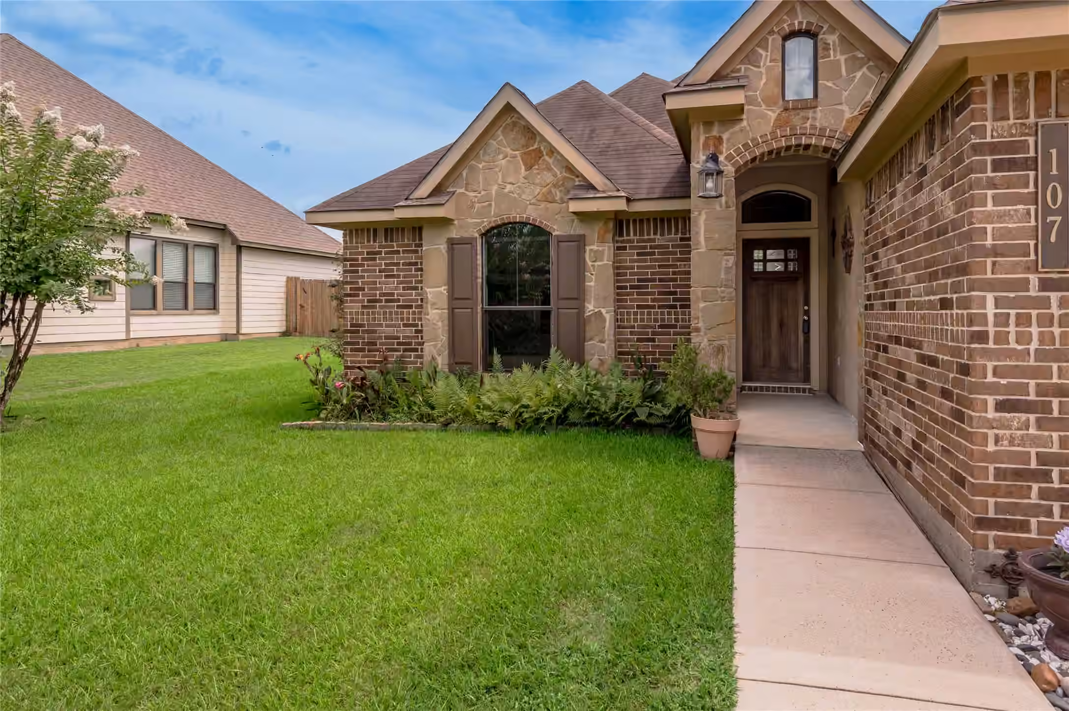 Photo 4 of 107 Enfield Court, Huntsville, TX
