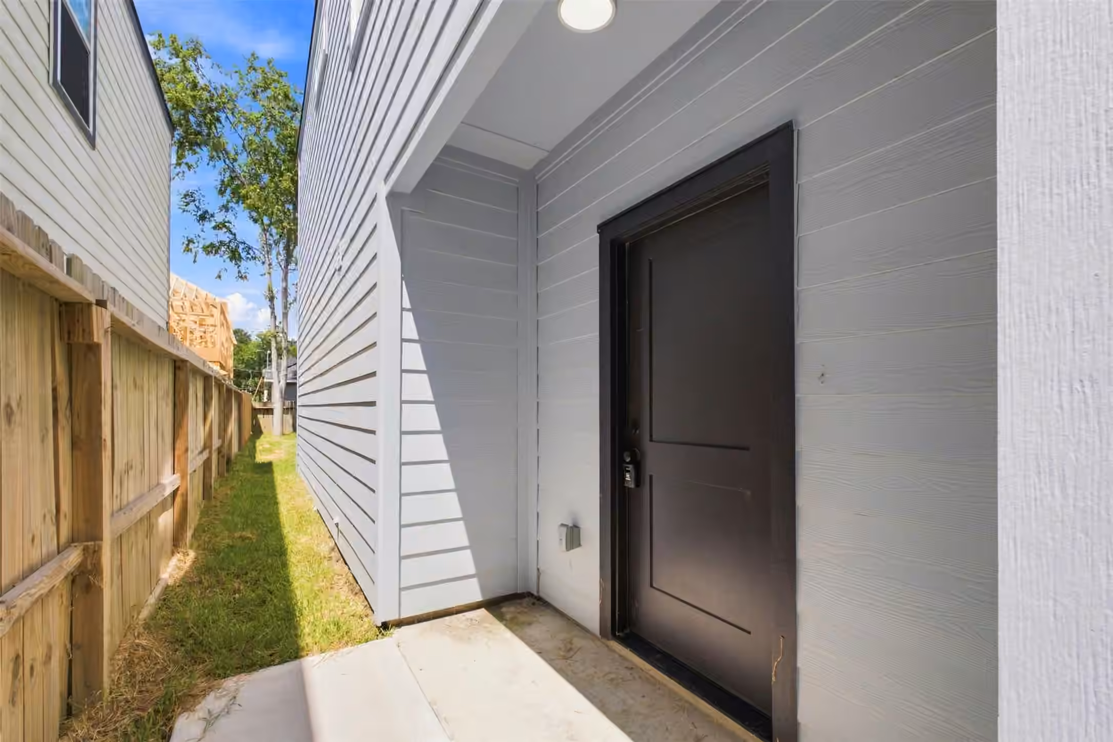 Photo 3 of 8121 Venus Street, Houston, TX