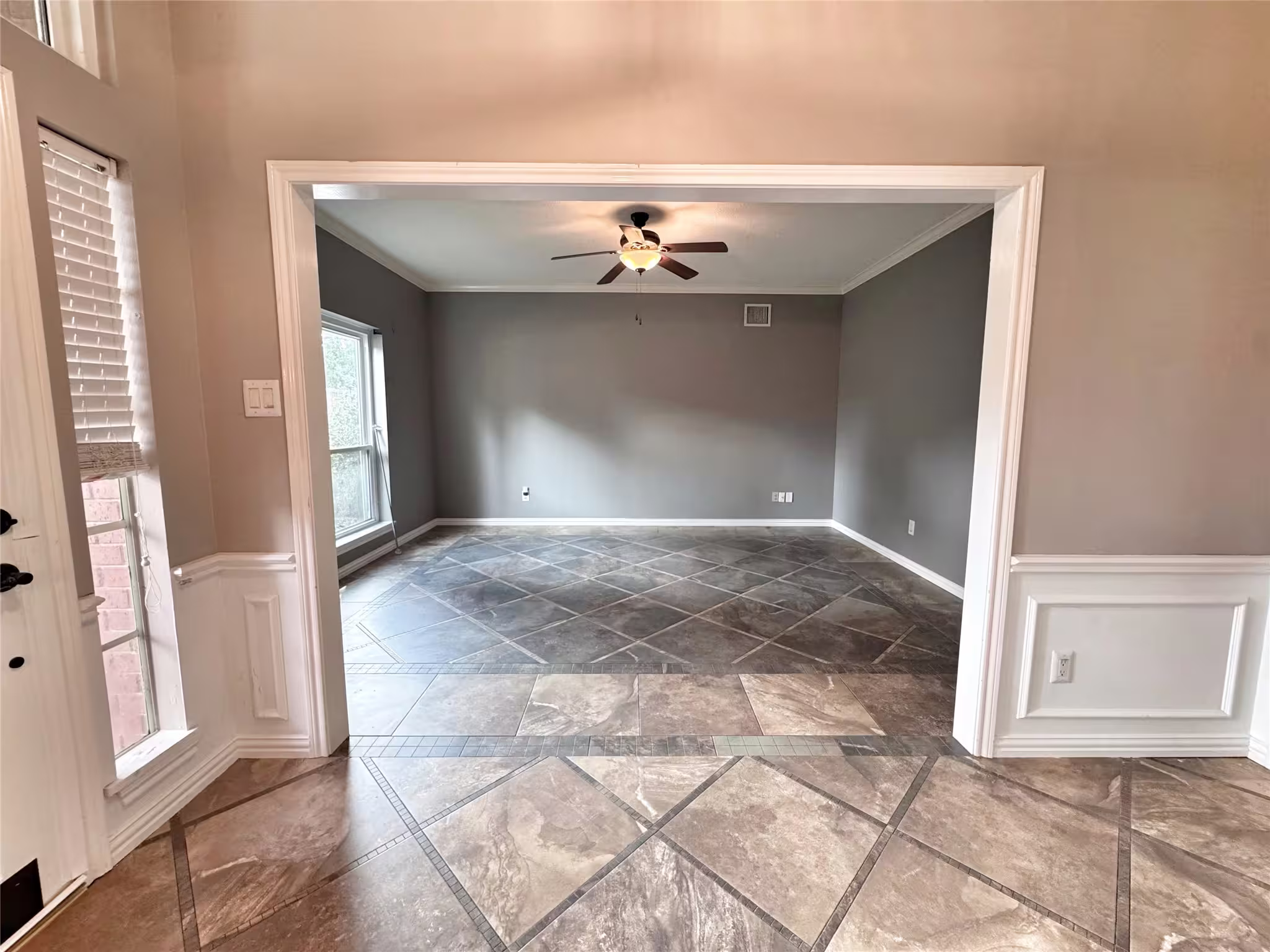 Photo 4 of 3203 Emerald Grove Drive, Houston, TX