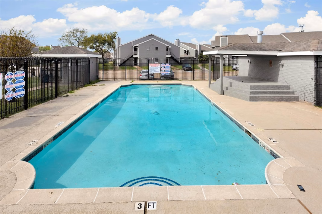 Photo 3 of 12500 Sandpiper Drive 189, Houston, TX