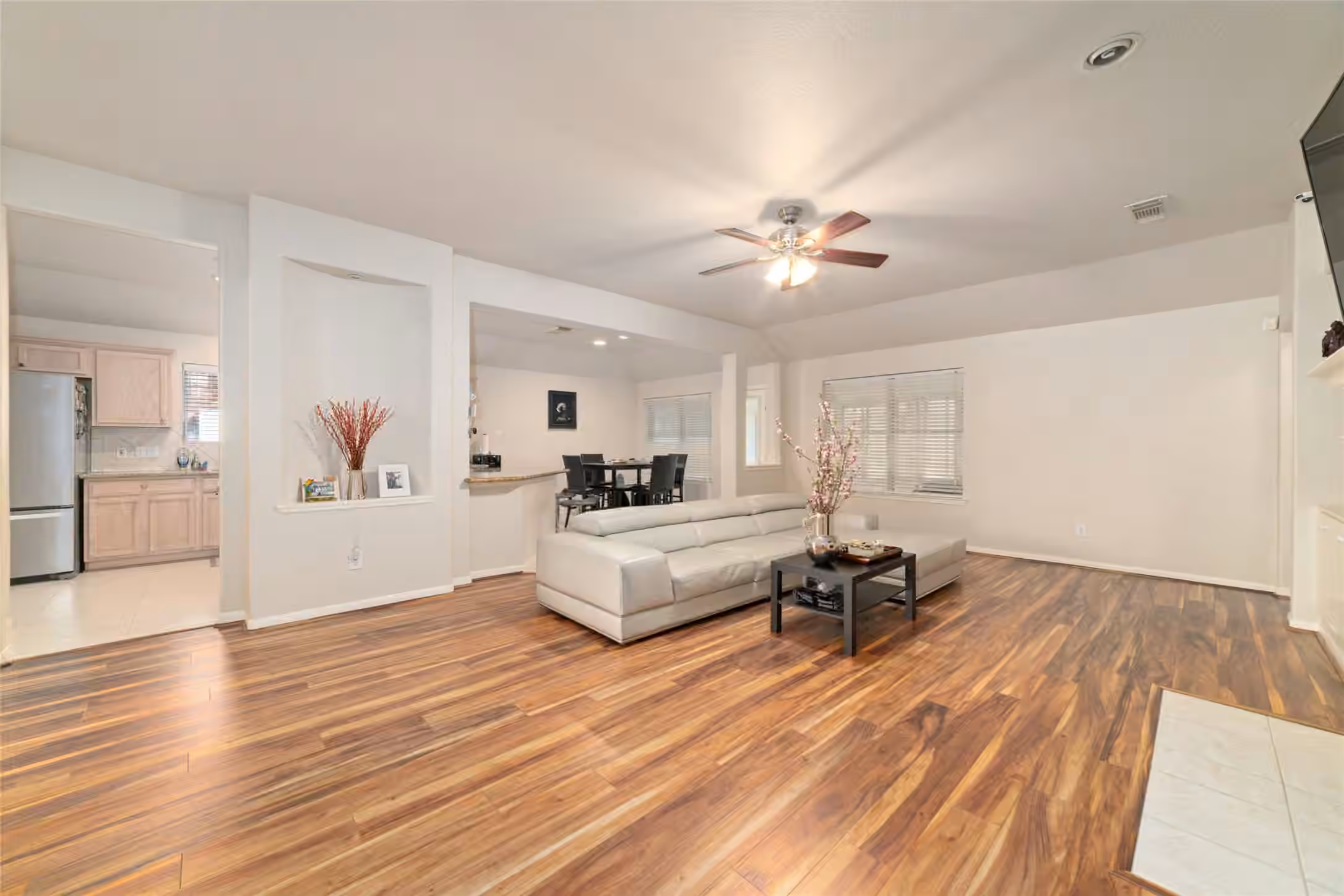 Photo 4 of 14235 Hidden Meadow Dr Drive, Sugar Land, TX