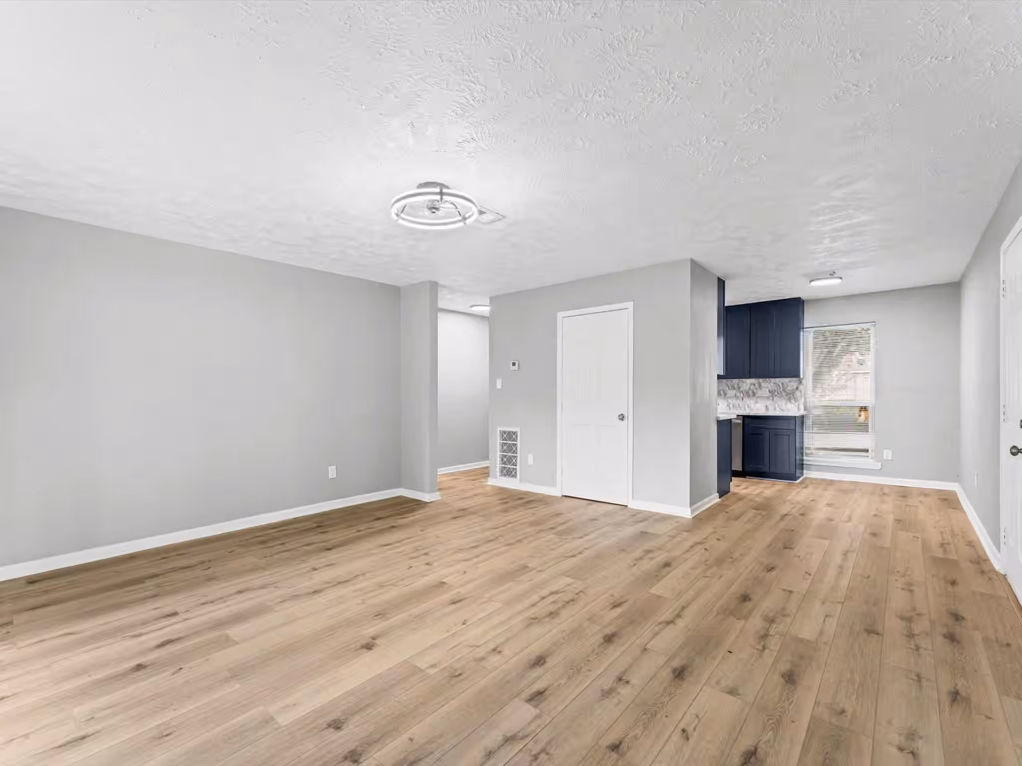 Photo 5 of 12206 Flushing Meadows Drive, Houston, TX
