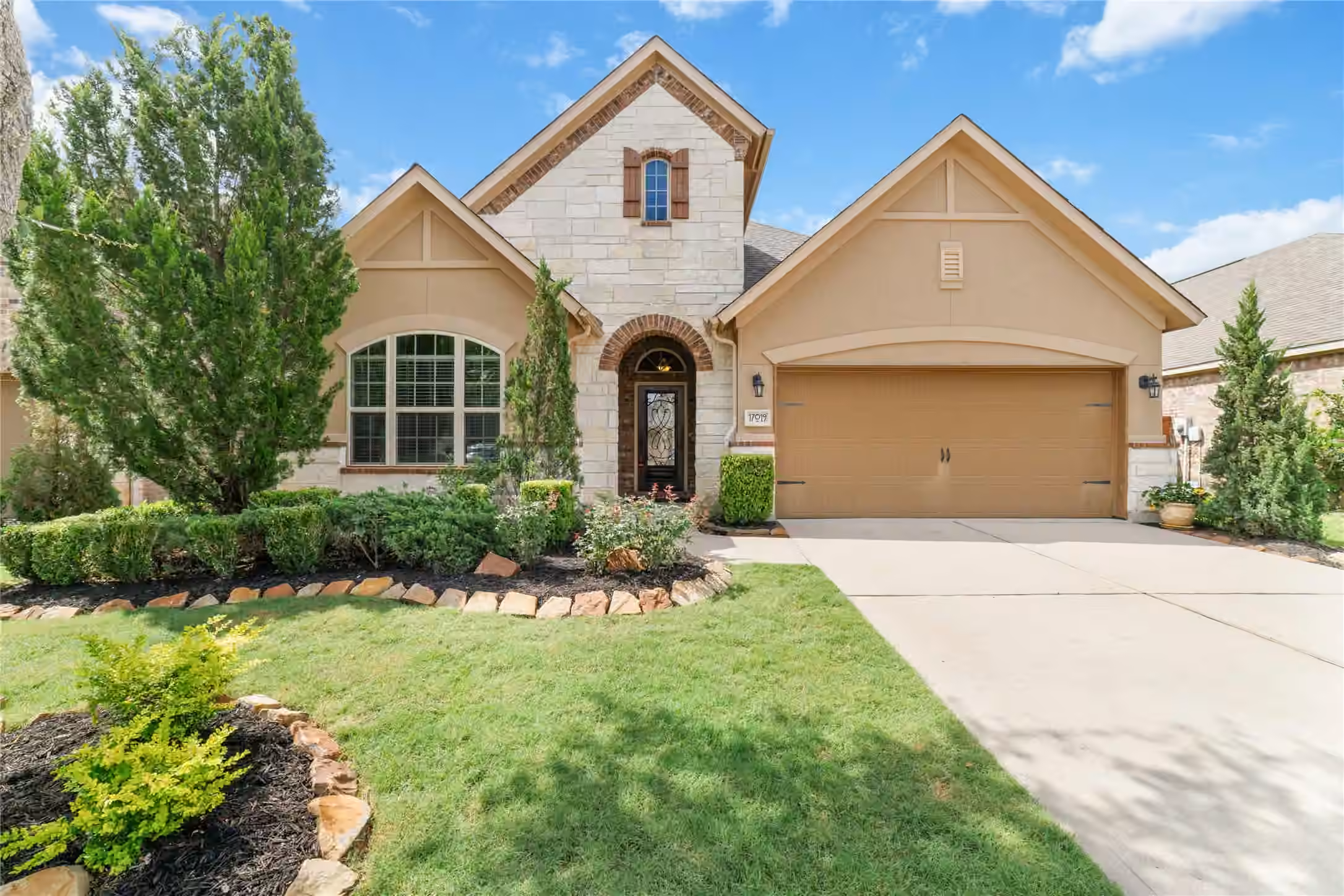 Photo 2 of 17019 Thirsk Place, Richmond, TX