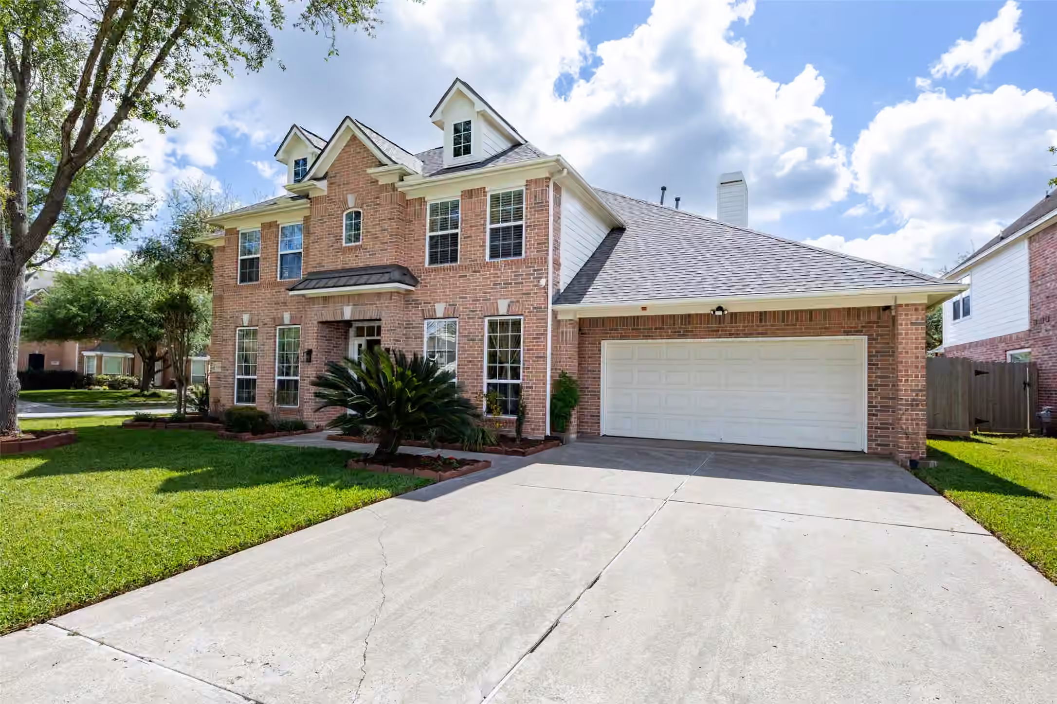 Photo 3 of 2407 Royal Palm Court, League City, TX