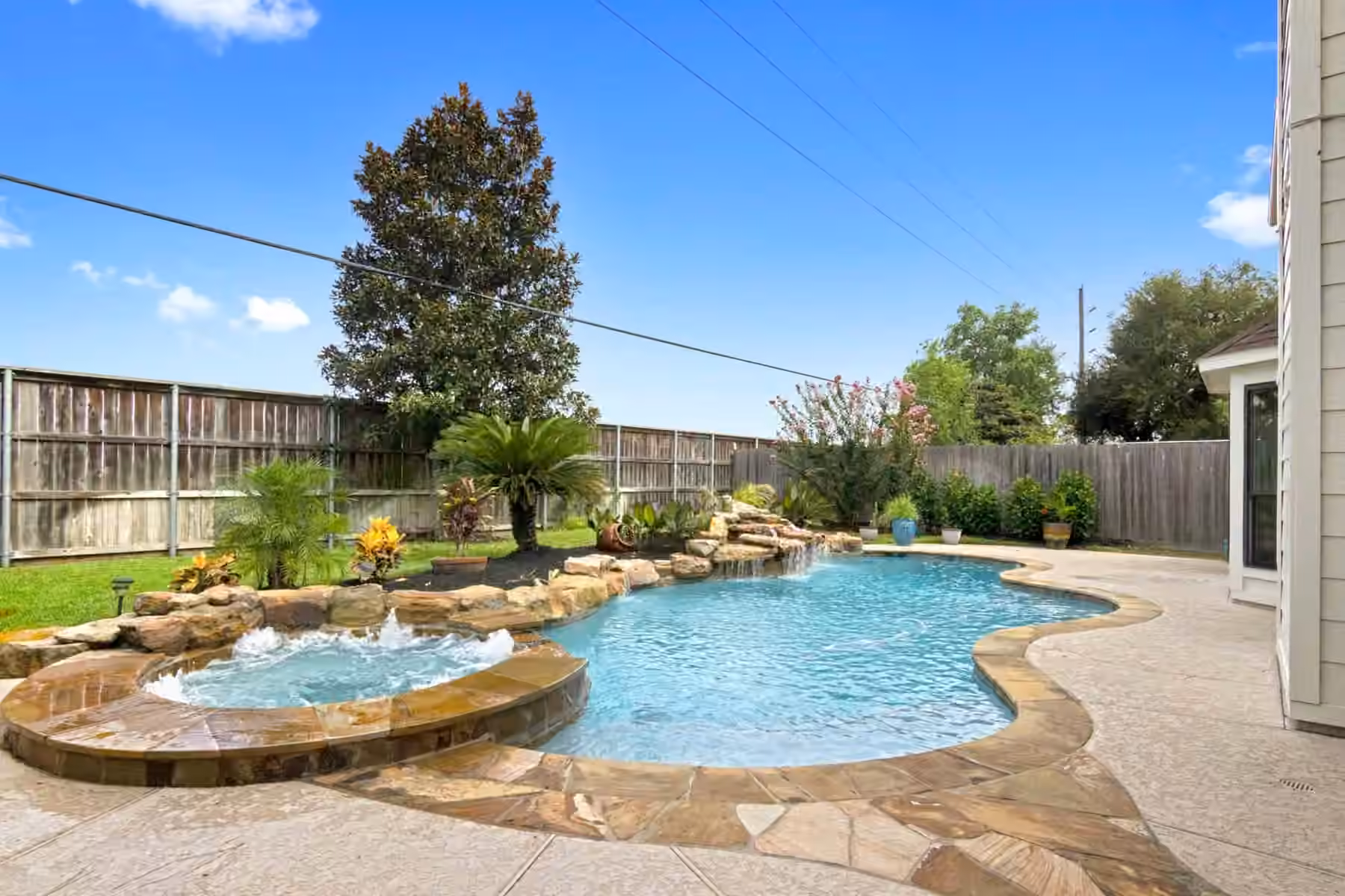 Photo 2 of 7919 Moncur Drive, Houston, TX