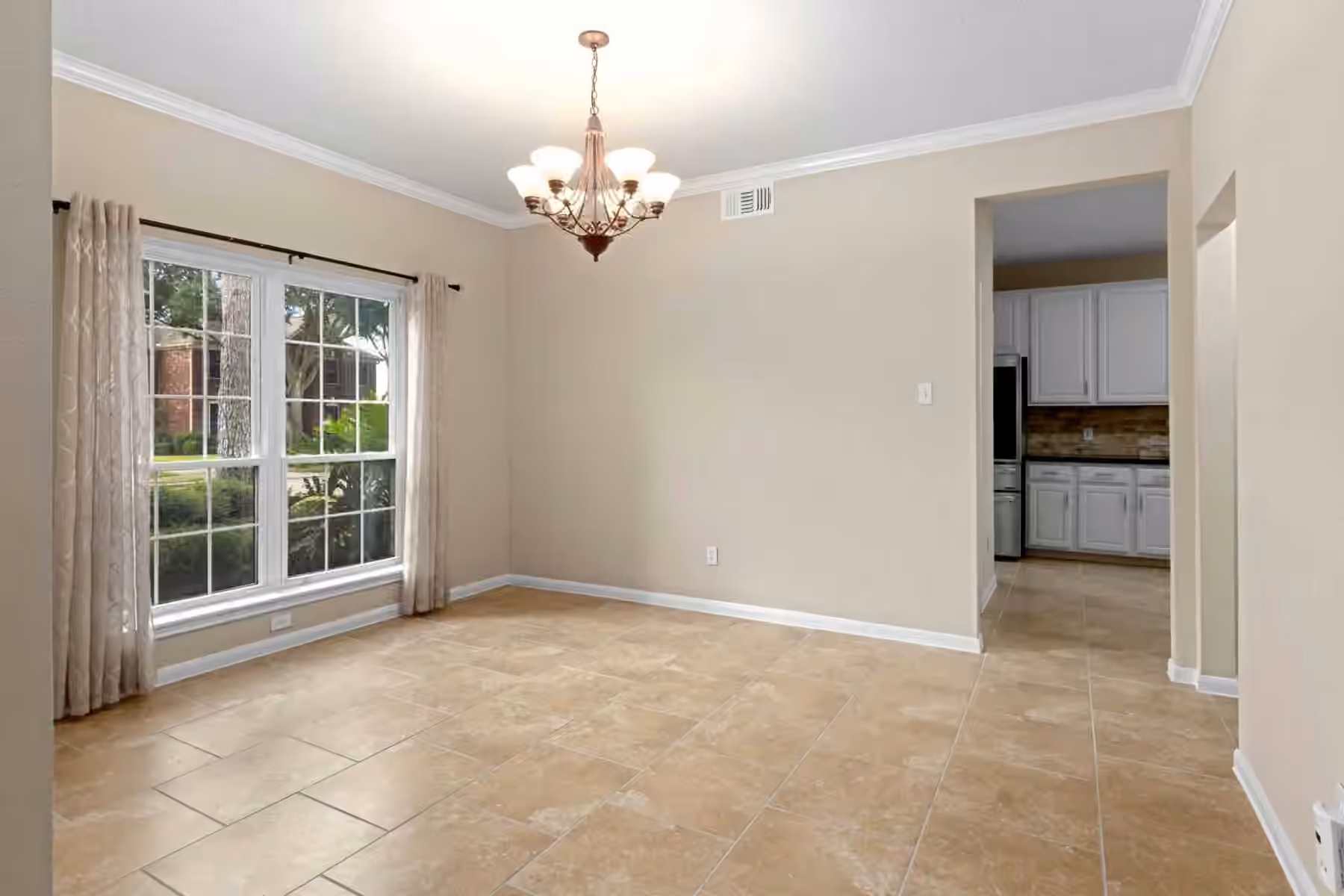 Photo 6 of 7919 Moncur Drive, Houston, TX