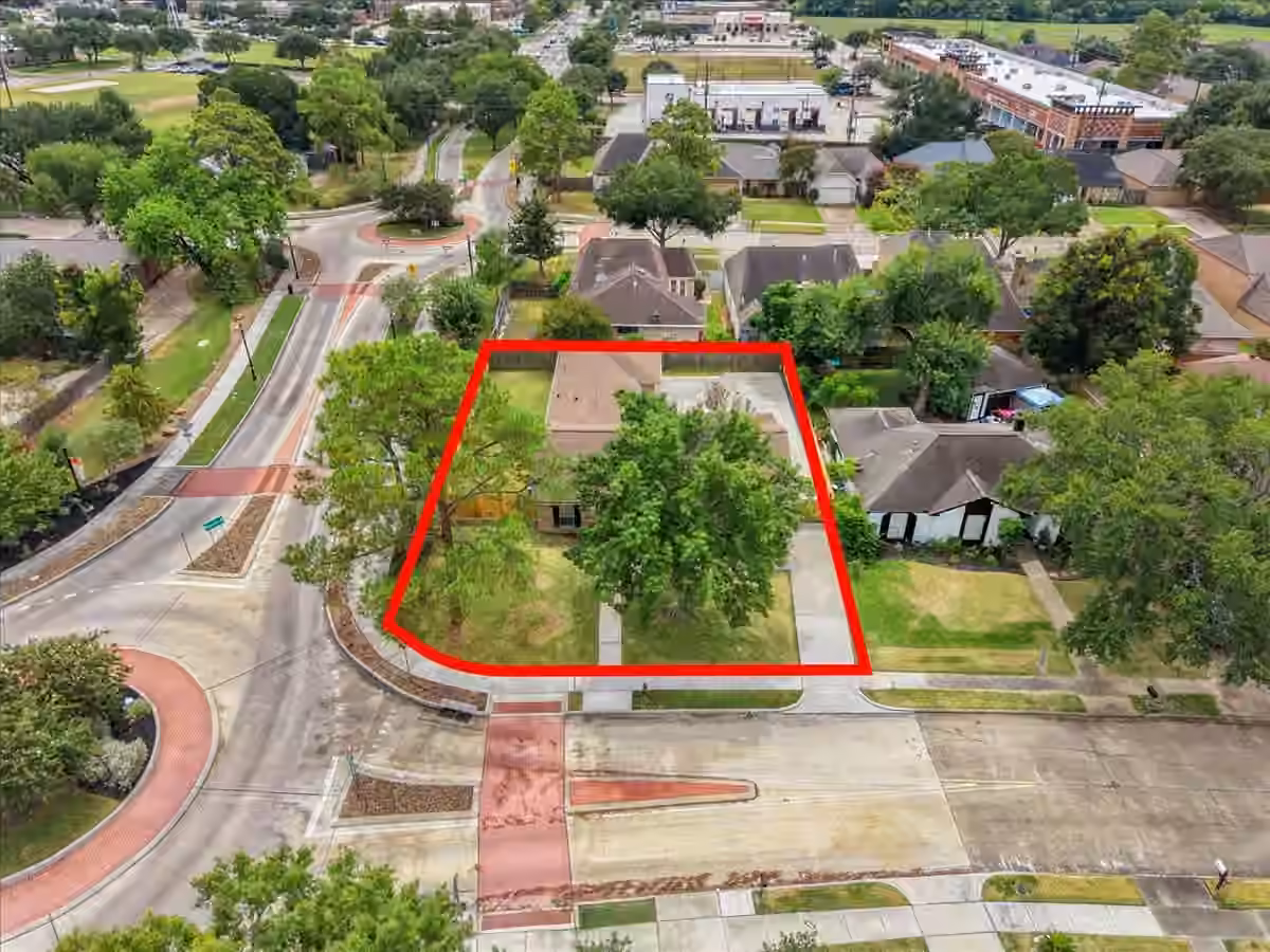 Photo 5 of 11703 Brighton Lane, Meadows Place, TX