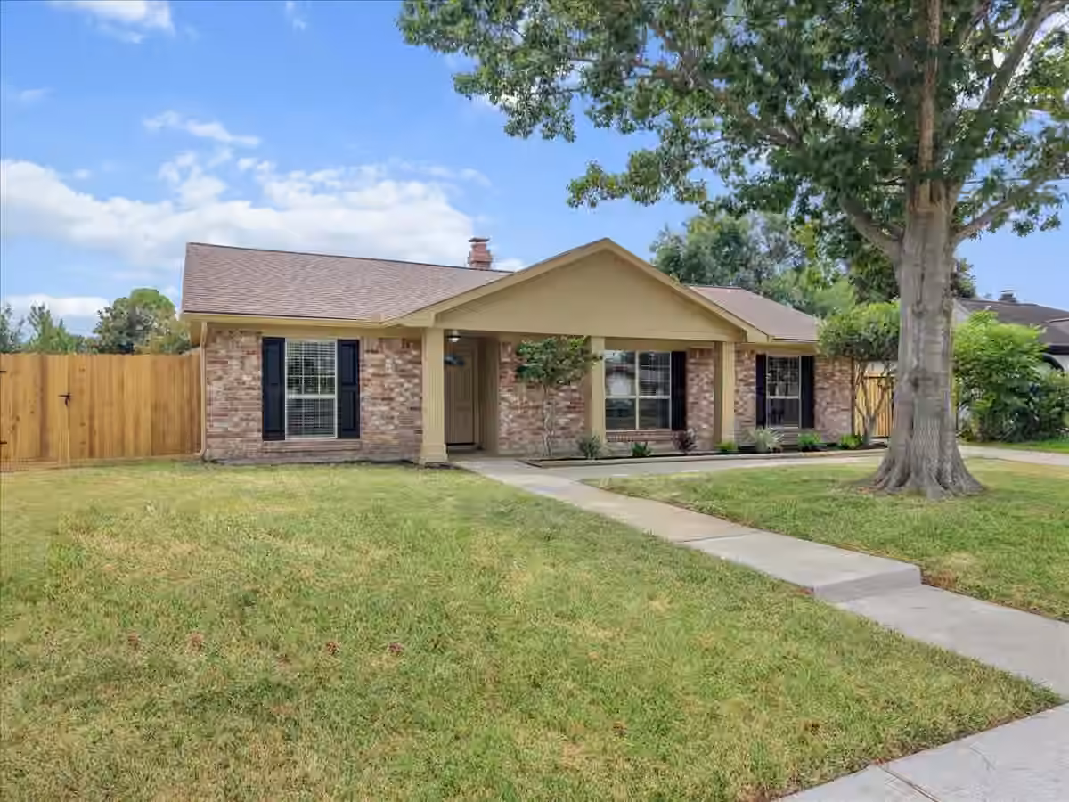 Photo 6 of 11703 Brighton Lane, Meadows Place, TX
