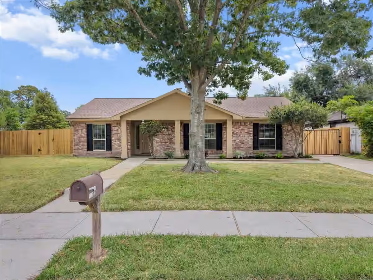 Photo 7 of 11703 Brighton Lane, Meadows Place, TX