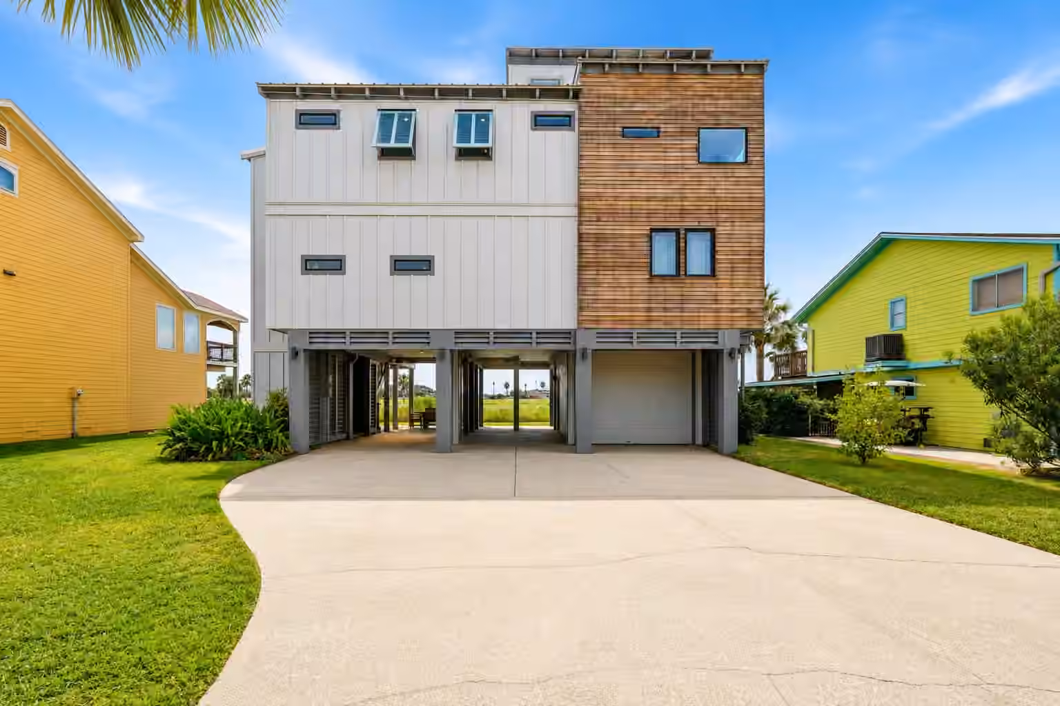 Photo 5 of 13957 Grambo Boulevard, Galveston, TX