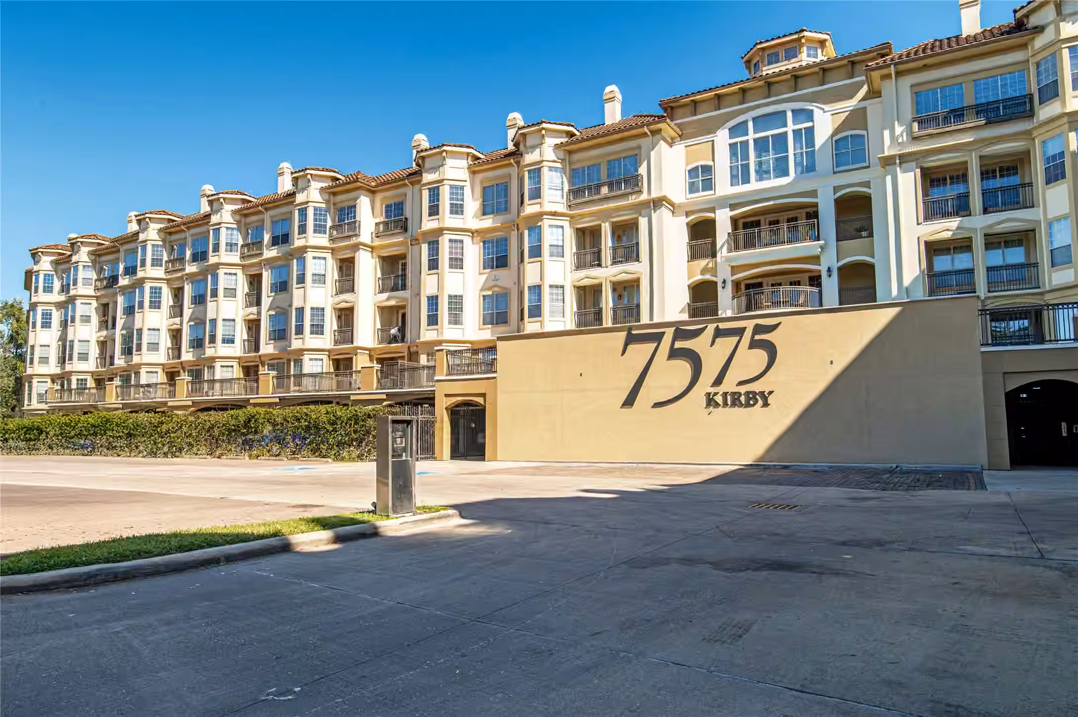 Photo 3 of 7575 Kirby Drive 3202, Houston, TX