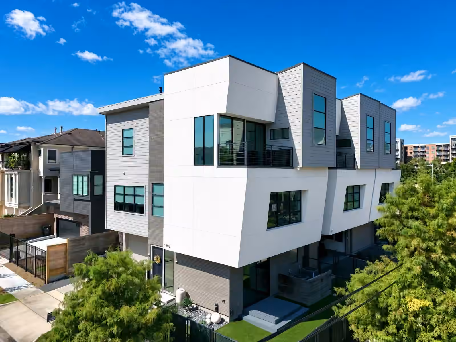 Photo of 1302 Crocker Street, Houston, TX 77019