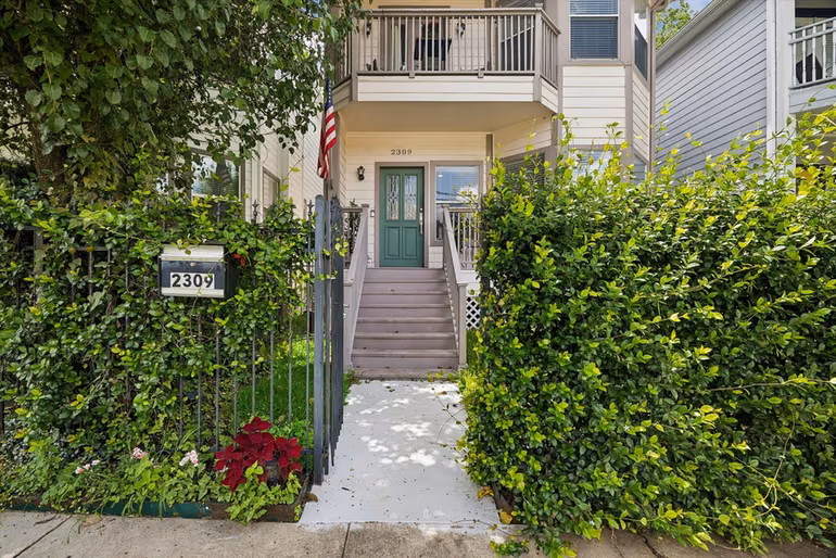 Photo 2 of 2309 Nicholson Street, Houston, TX