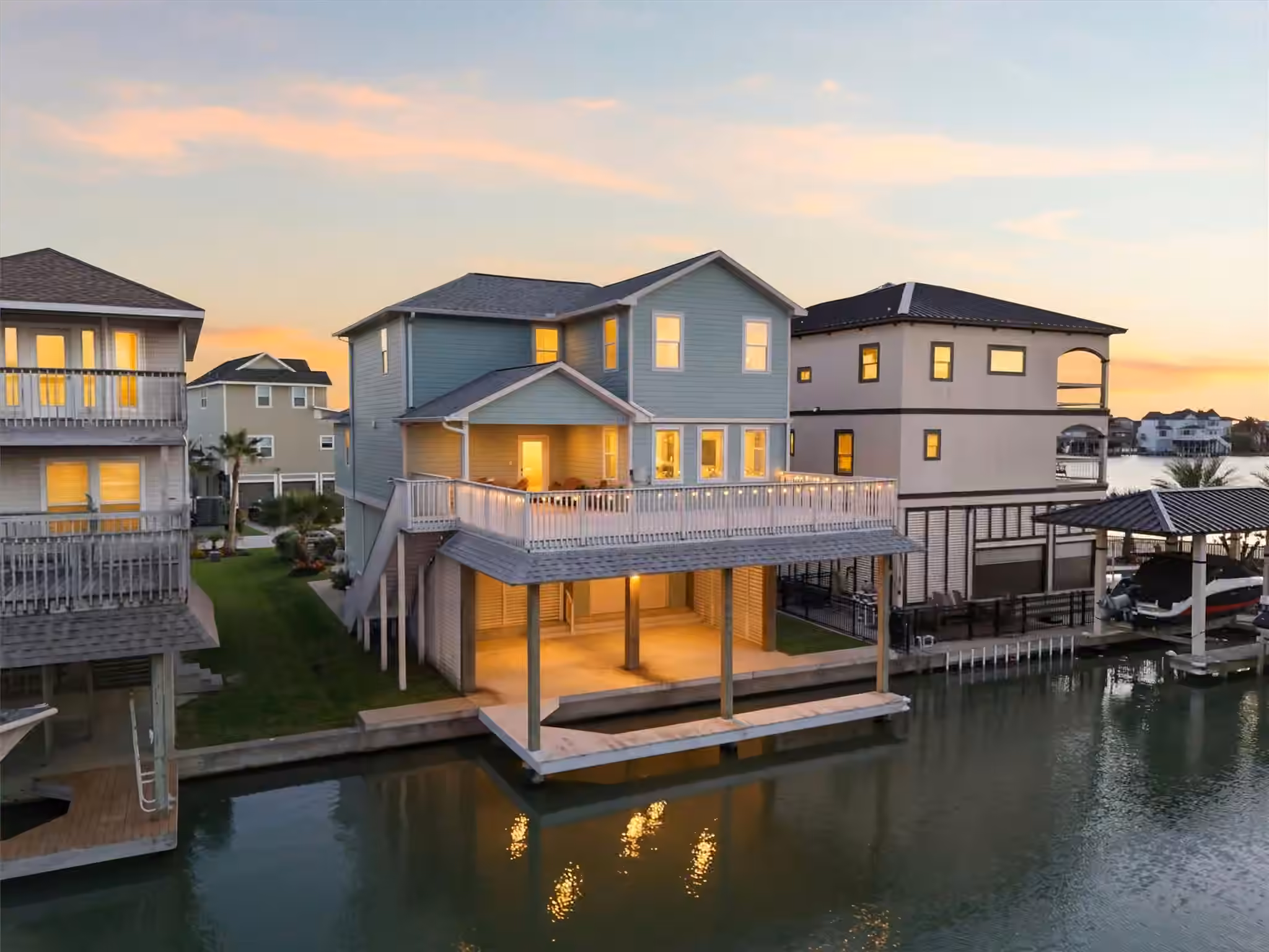 Photo of 438 Amanda Circle, Tiki Island, TX 77554