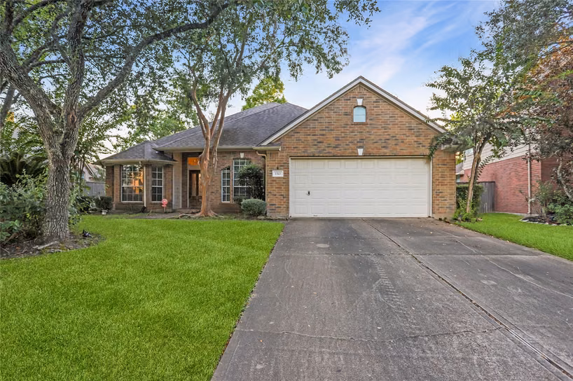 Photo of 1343 Summer Terrace Drive, Sugar Land, TX