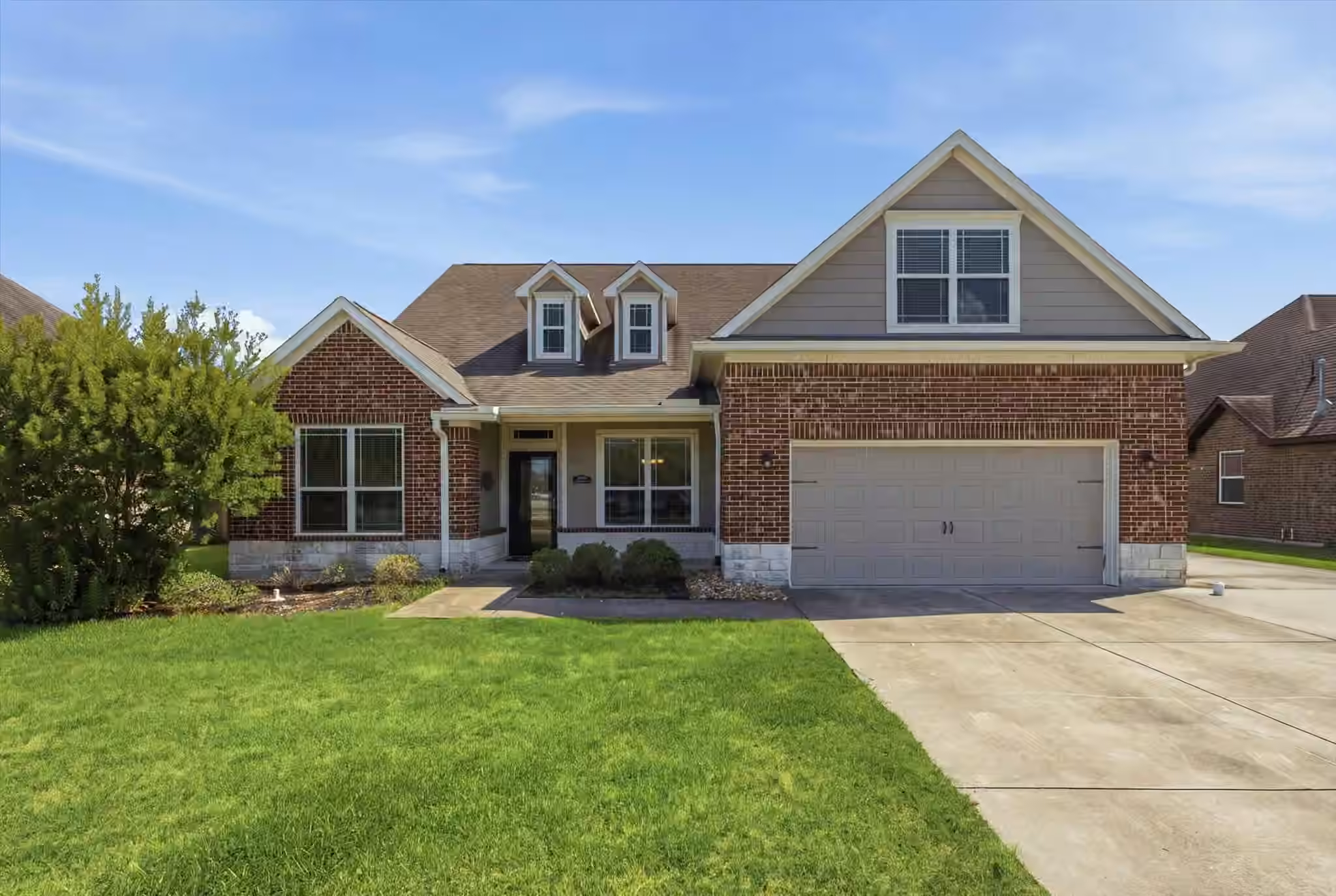 Photo of 13930 Hawthorne Circle, Mont Belvieu, TX 77523