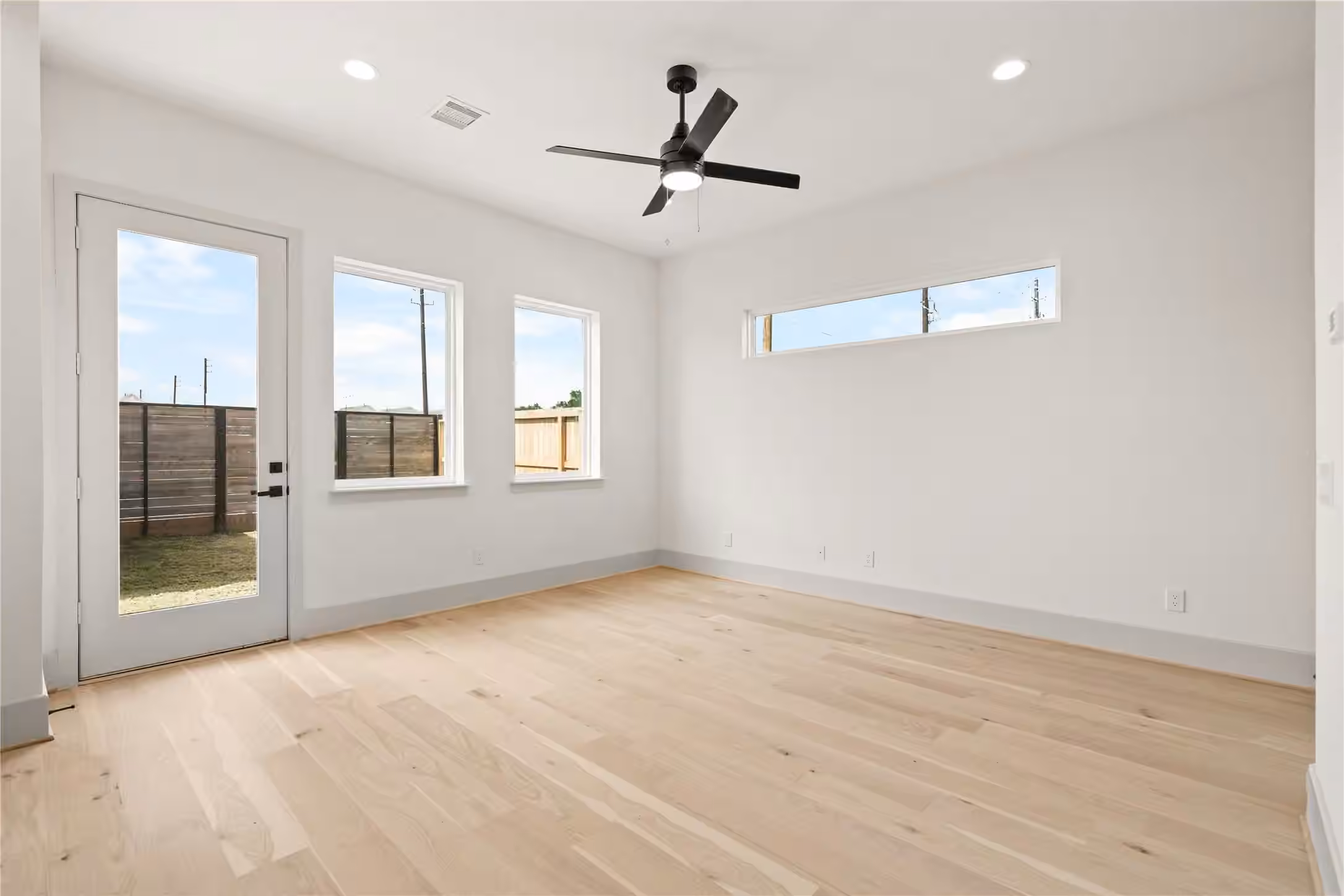 Photo 3 of 4012 Buffalo Moon Drive, Houston, TX