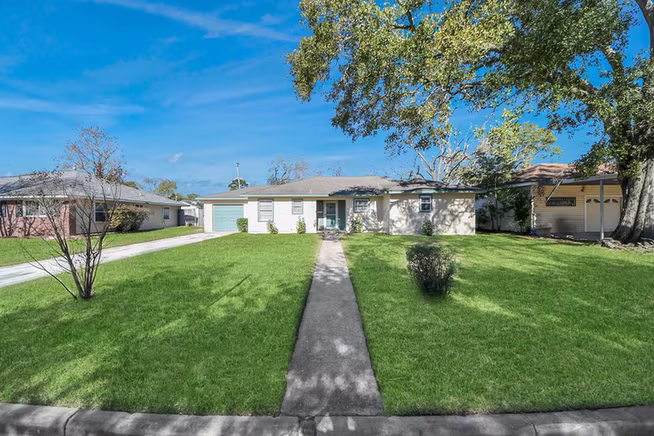 Photo 2 of 102 Live Oak Street, Baytown, TX